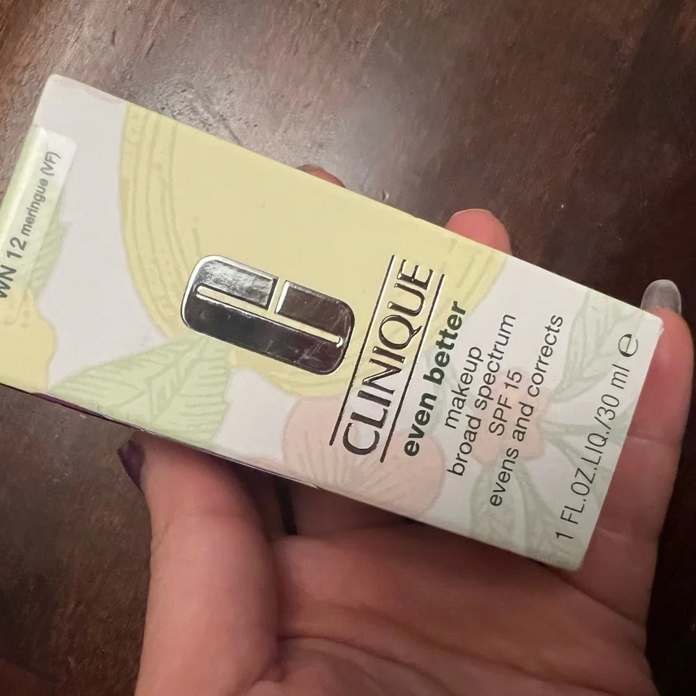Clinique Even Better Makeup Broad Spectrum SPF 15 Foundation, 1 oz, 12 Meringue